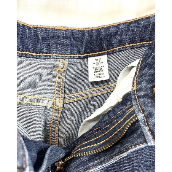 H & M Regular Waist Standard Shorts Womens New With Tags US 2 EUR 32 - Picture 3 of 3